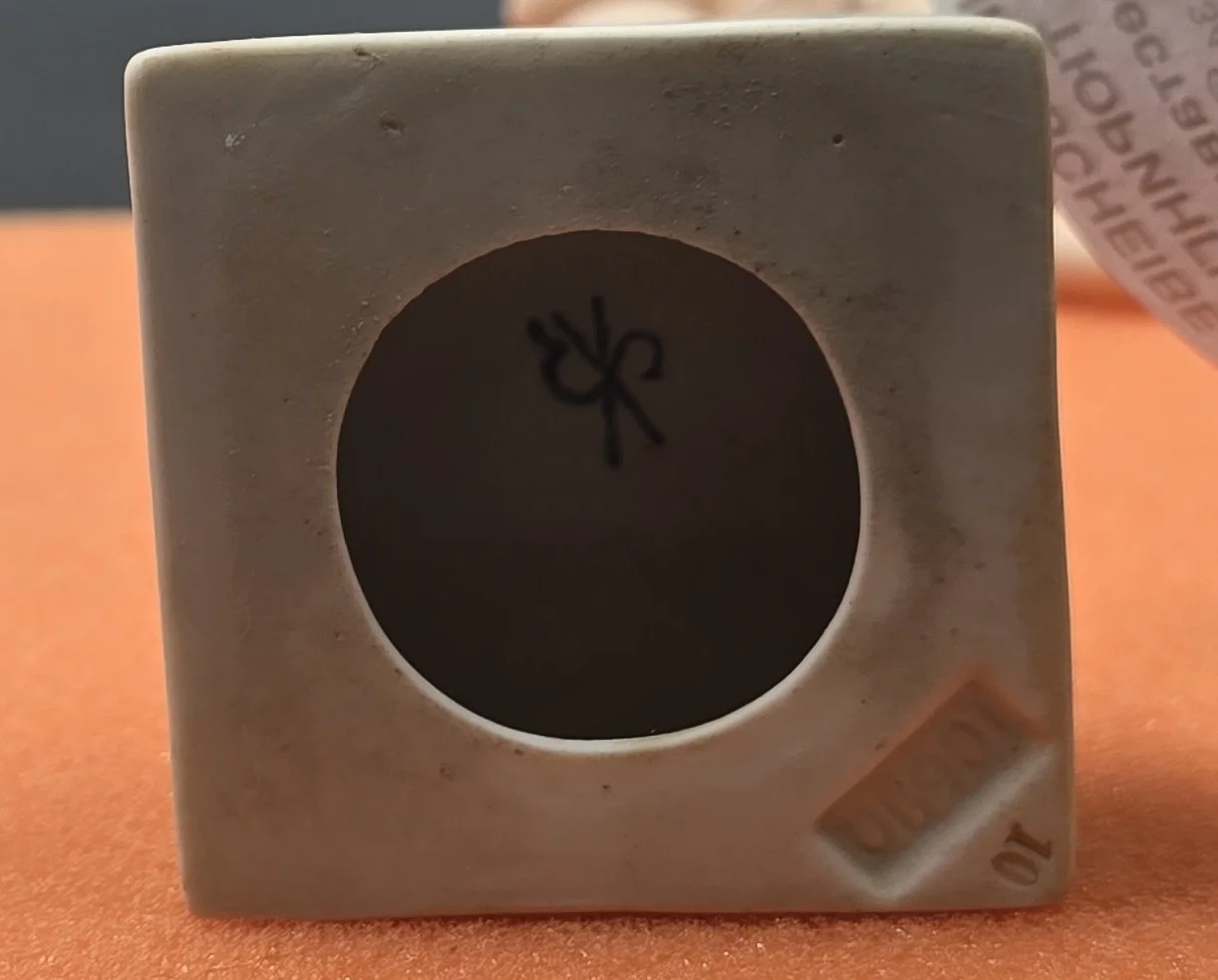 Статуэтка "Девушка НЮ" — миниатюра 2