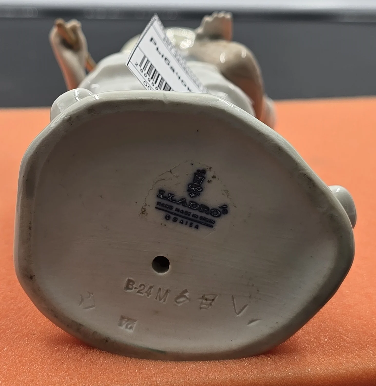 Статуэтка "Рыбачок" — миниатюра 2