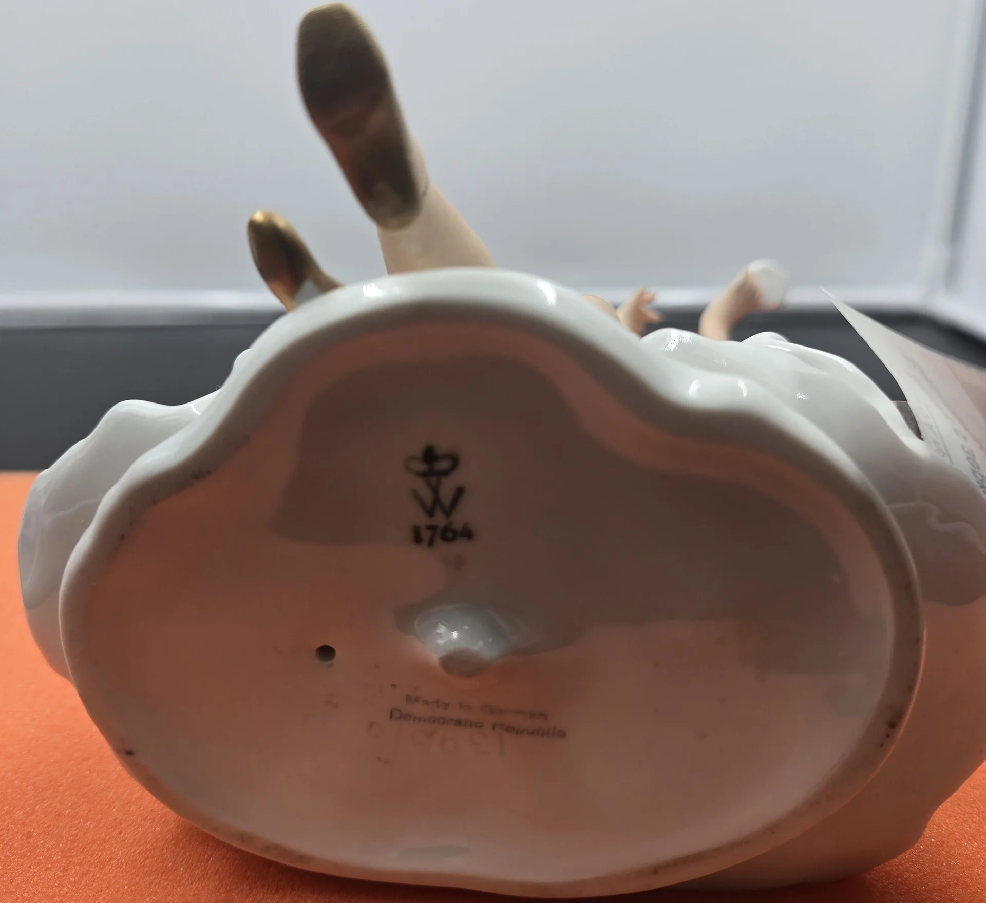 Статуэтка "Дама с зеркалом №2" — миниатюра 2