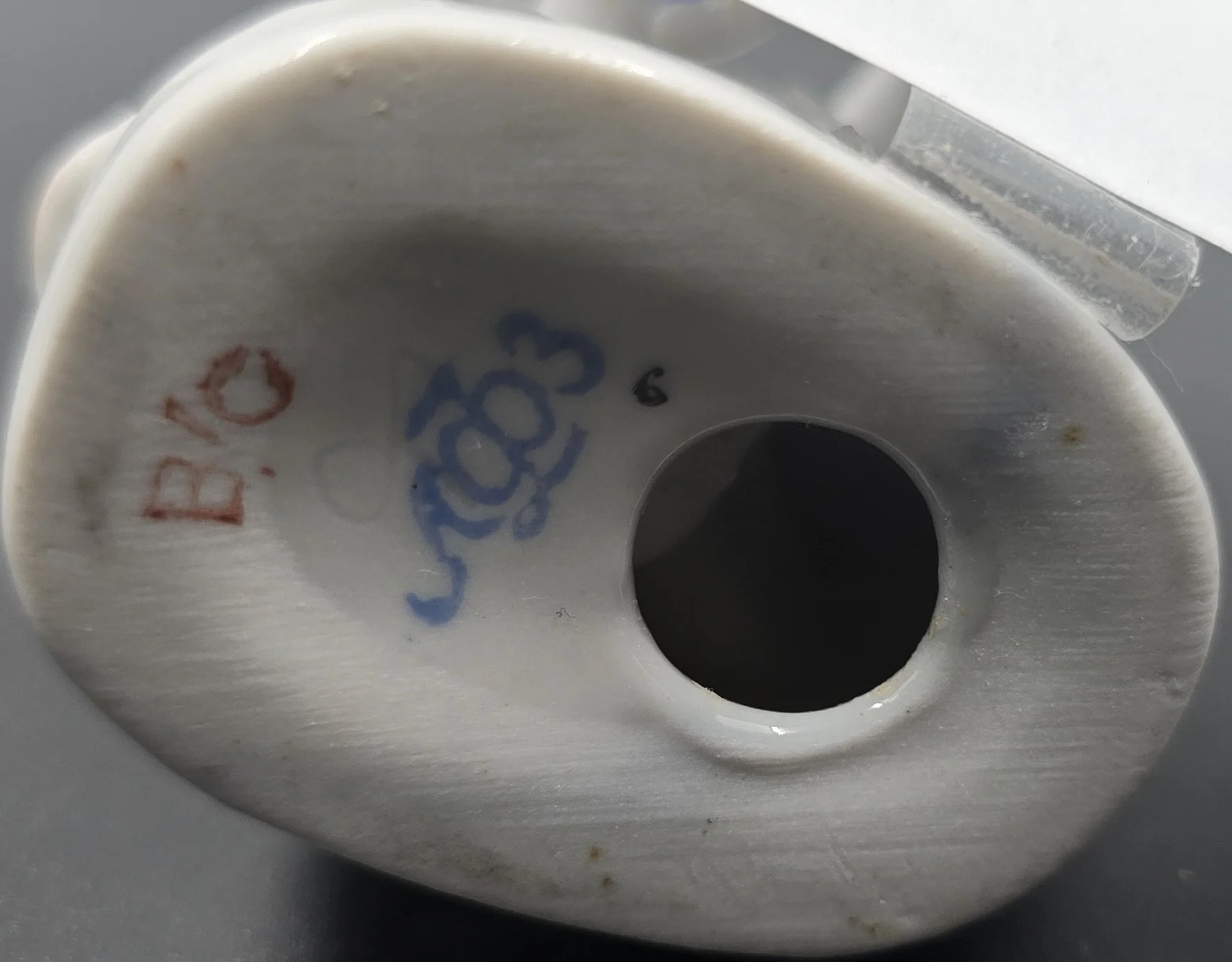 Статуэтка "Мальчик с рыбкой" — миниатюра 2