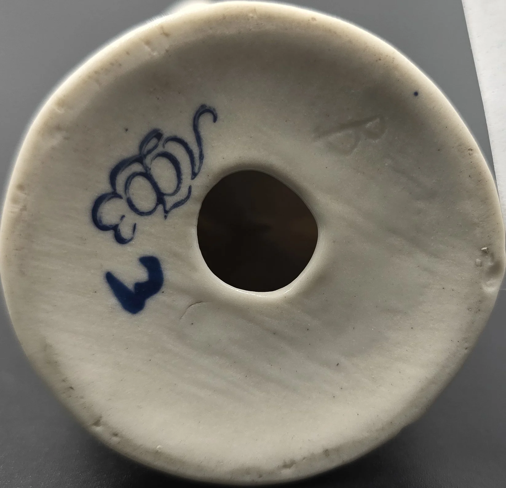 Статуэтка "Девочка с куклой" — миниатюра 2