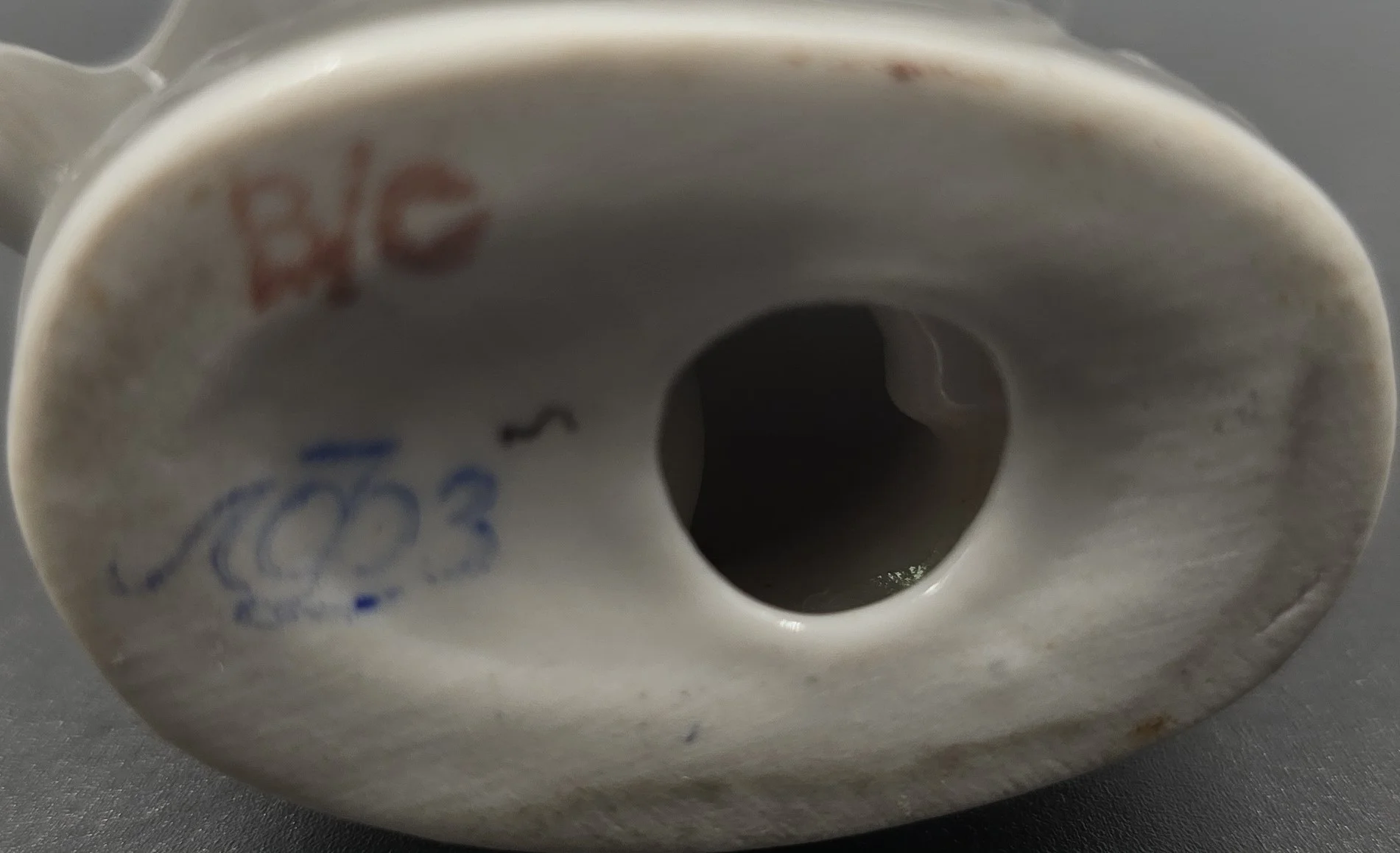 Статуэтка "Девочка с апельсином" — миниатюра 2