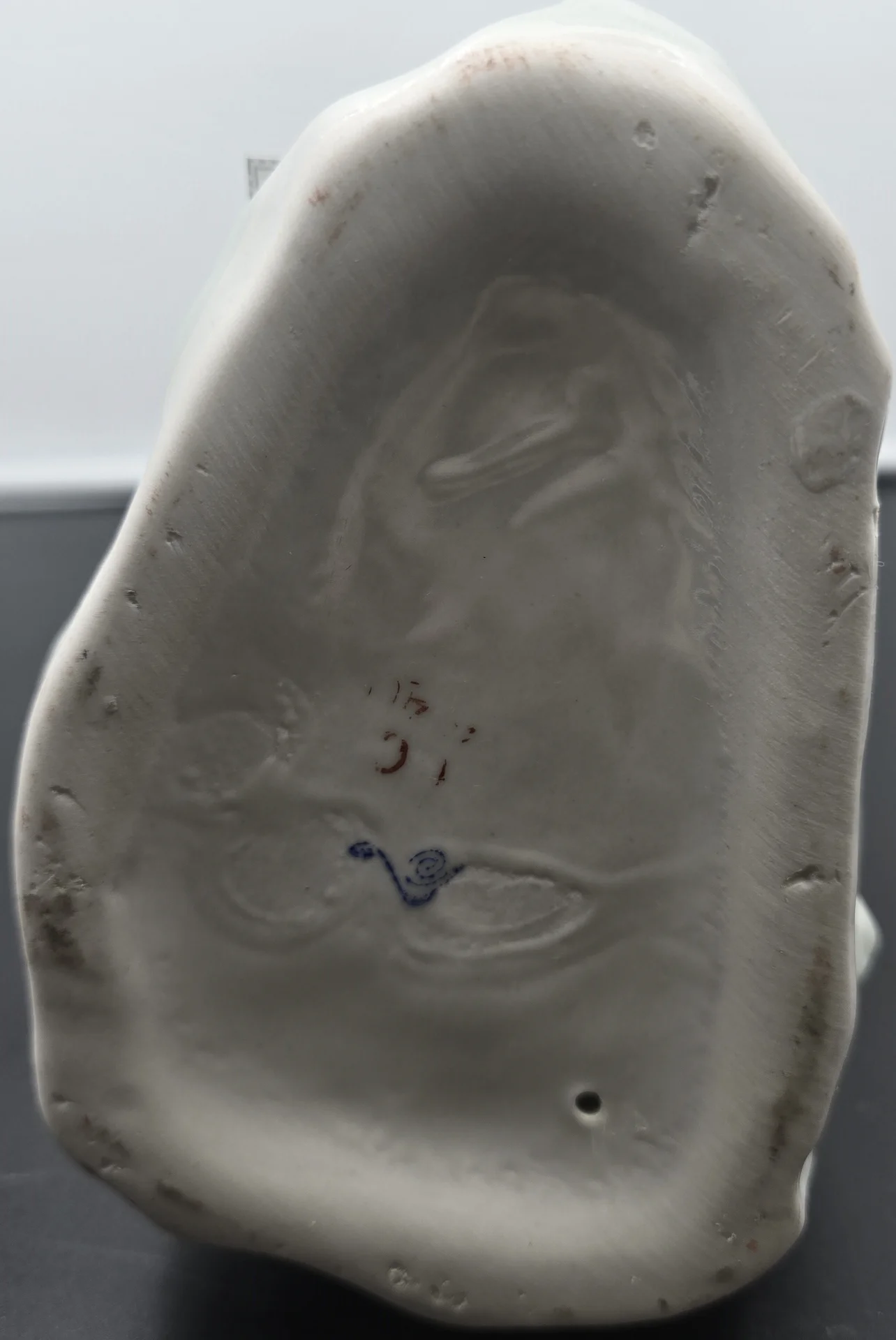 Статуэтка "Гадание на ромашке" — миниатюра 2