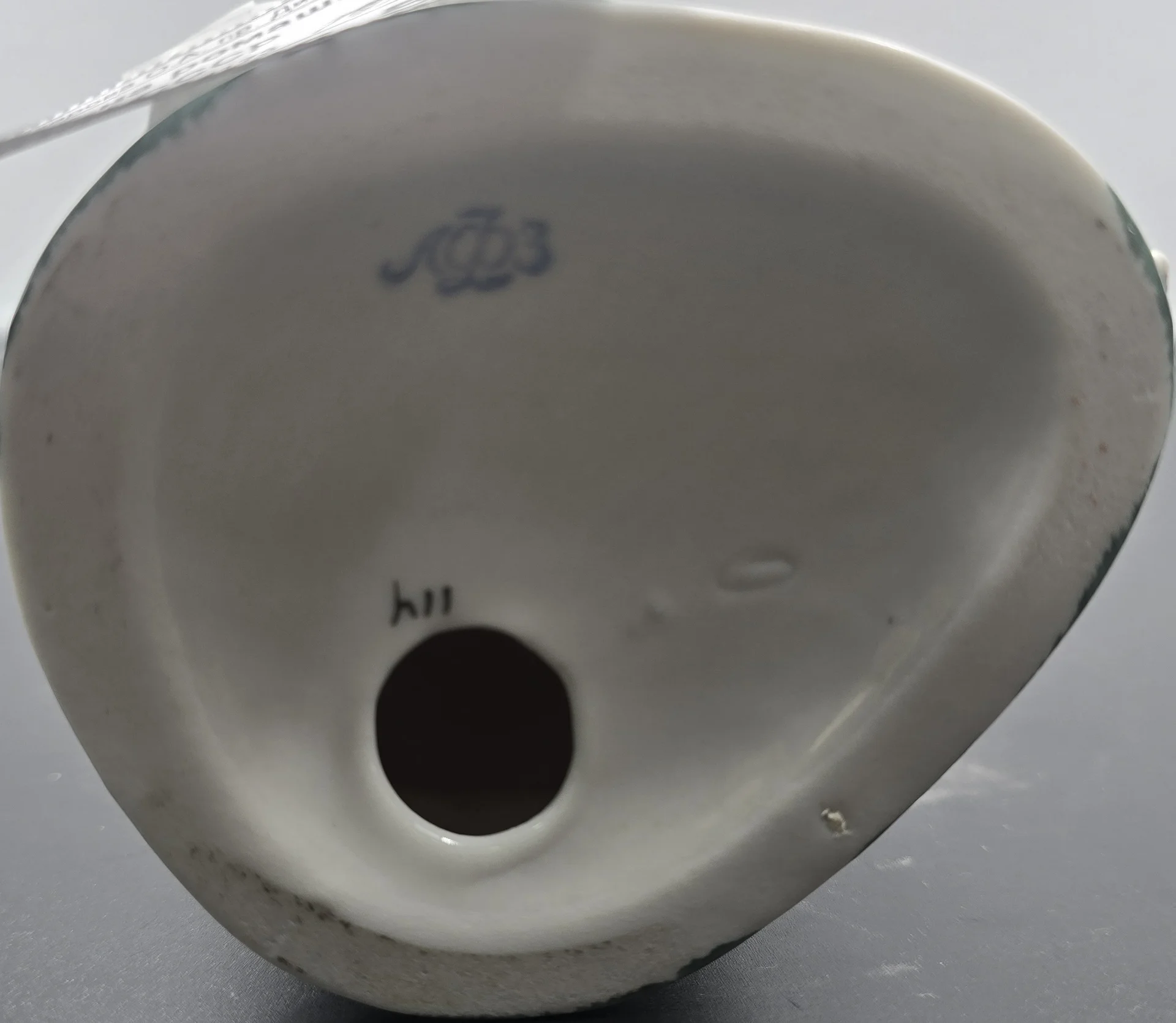 Статуэтка "Гадание на ромашке №2" — миниатюра 2