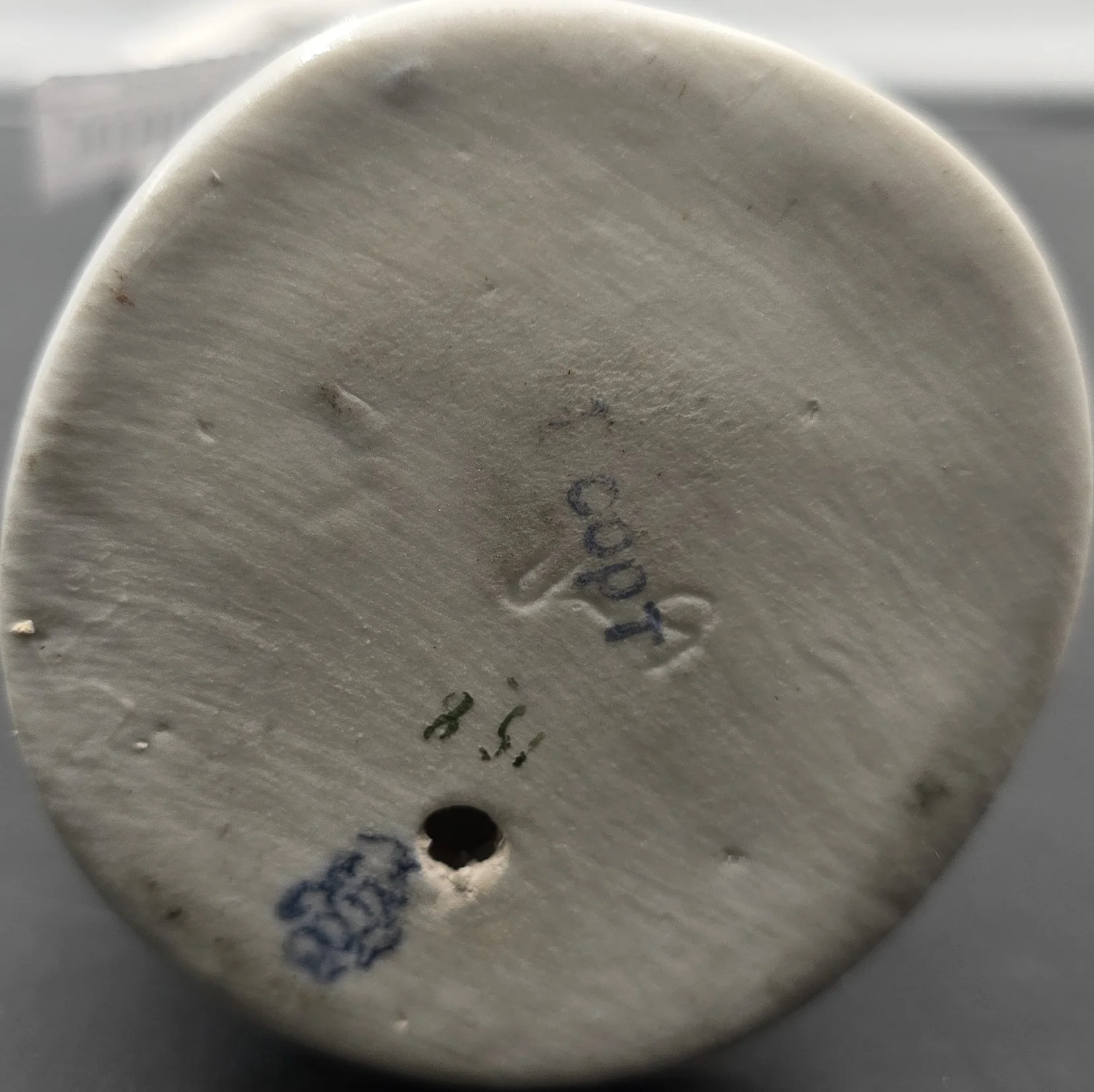 Статуэтка "Пионерка с голубем" — миниатюра 2